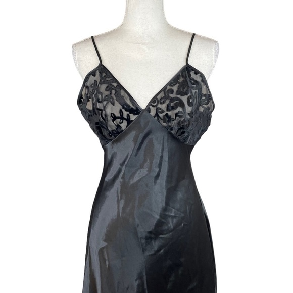 Vintage Victoria's Secret True Black Full Length A-line Slip Lace Chest V-Neck - Picture 2 of 10